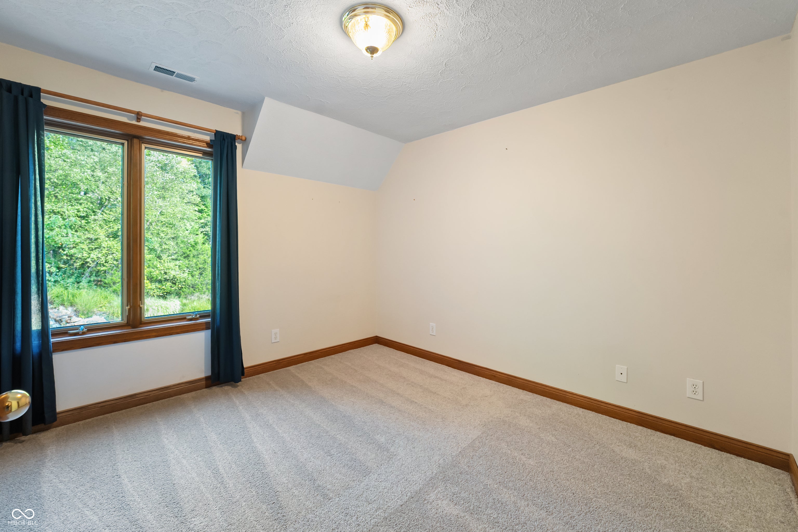 12980 W Mount Healthy Rd, Columbus, IN, 47201, USA, 4 Bedrooms Bedrooms, ,5 BathroomsBathrooms,Residential,Active,12980 W Mount Healthy Rd,22103652