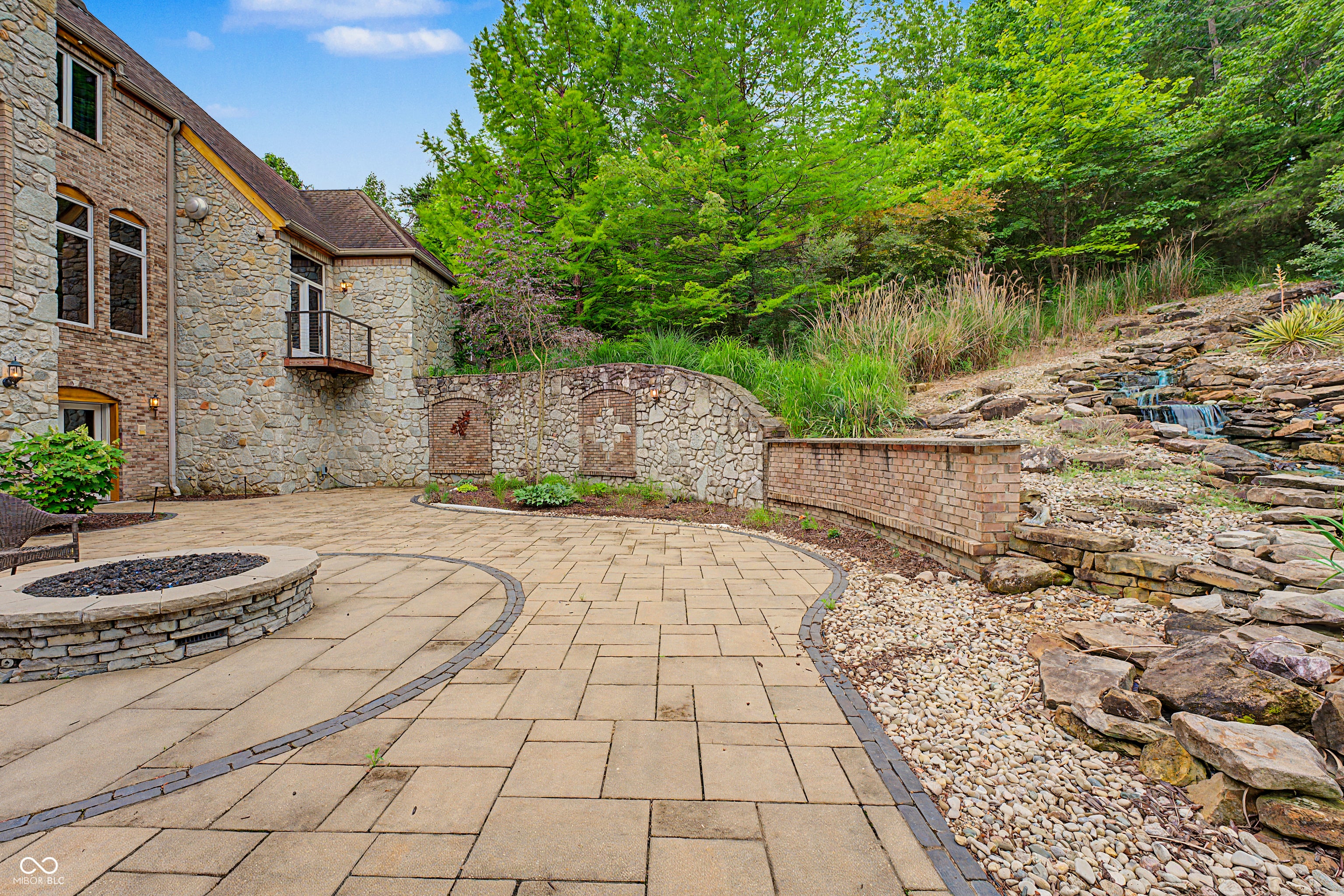 12980 W Mount Healthy Rd, Columbus, IN, 47201, USA, 4 Bedrooms Bedrooms, ,5 BathroomsBathrooms,Residential,Active,12980 W Mount Healthy Rd,22103652