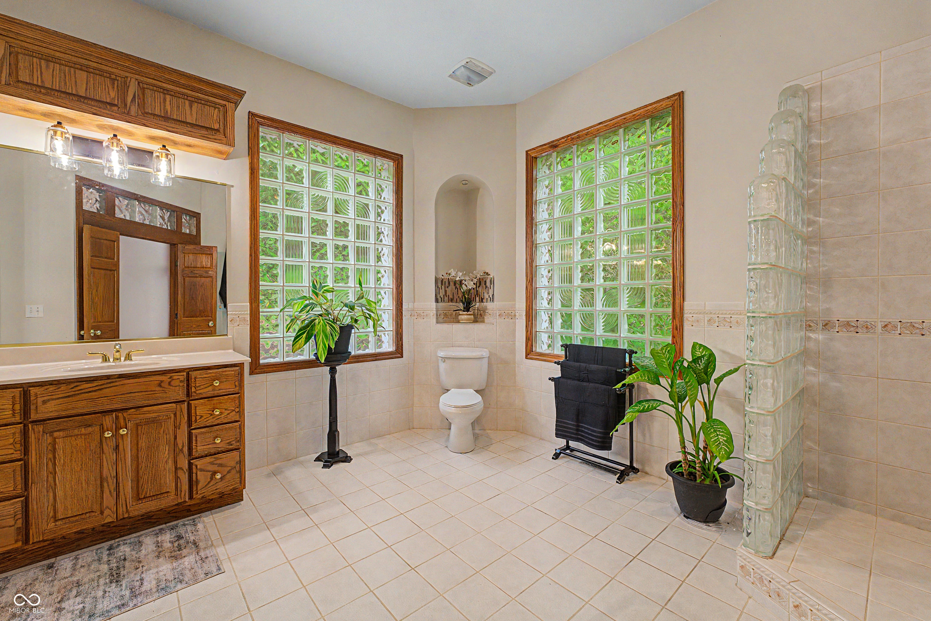 12980 W Mount Healthy Rd, Columbus, IN, 47201, USA, 4 Bedrooms Bedrooms, ,5 BathroomsBathrooms,Residential,Active,12980 W Mount Healthy Rd,22103652