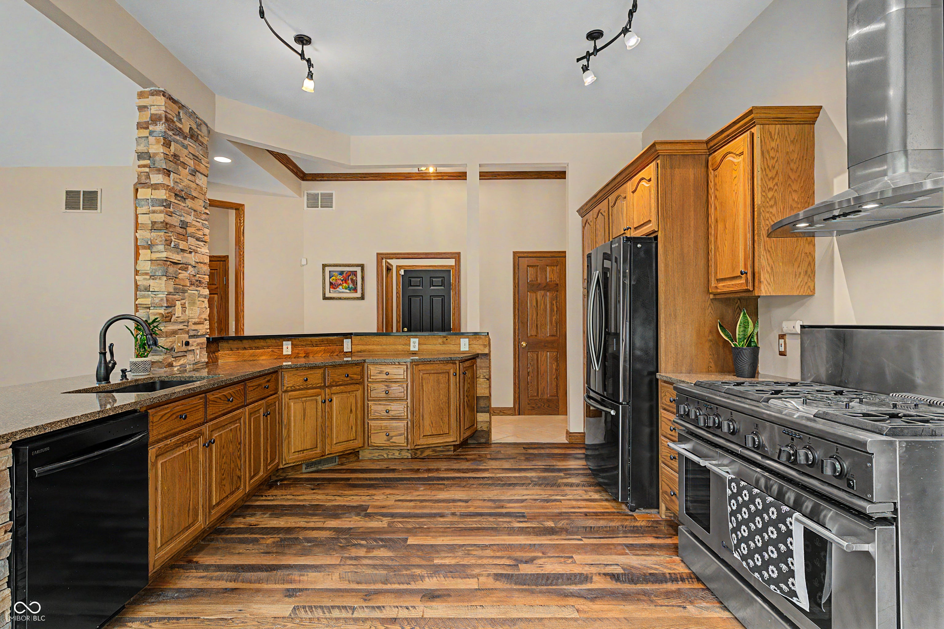 12980 W Mount Healthy Rd, Columbus, IN, 47201, USA, 4 Bedrooms Bedrooms, ,5 BathroomsBathrooms,Residential,Active,12980 W Mount Healthy Rd,22103652