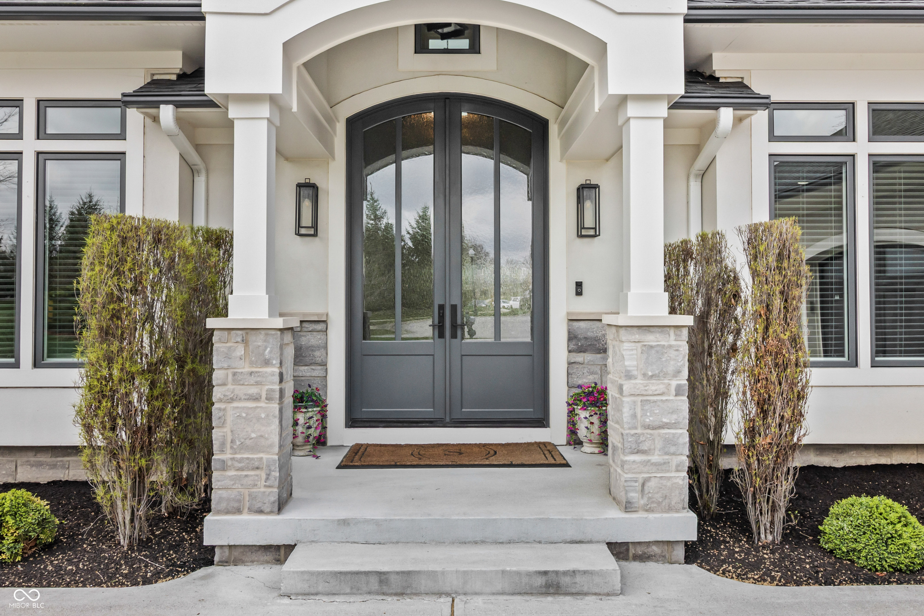 6725 Royal Oakland Way