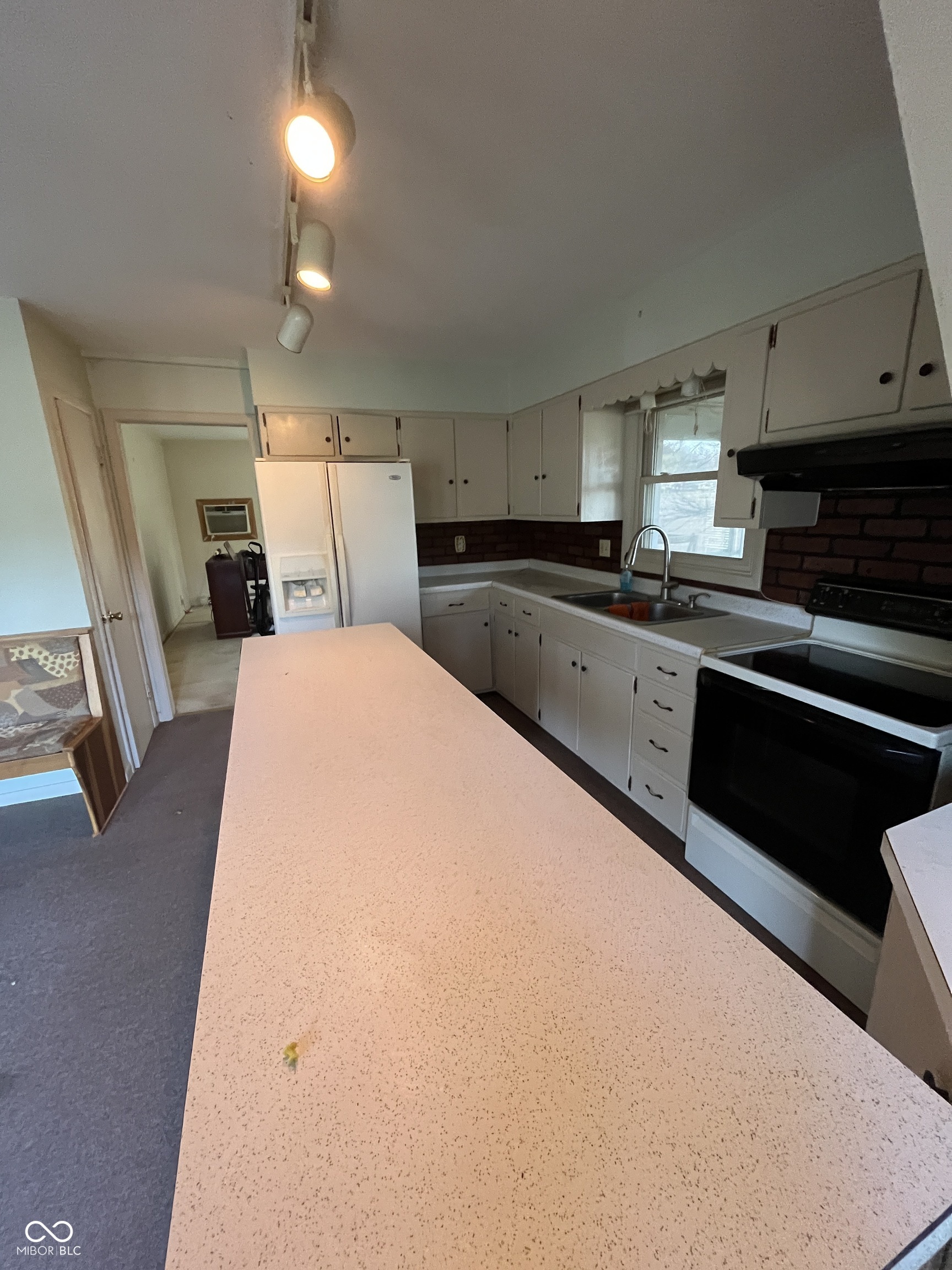 4007 E State Road 46