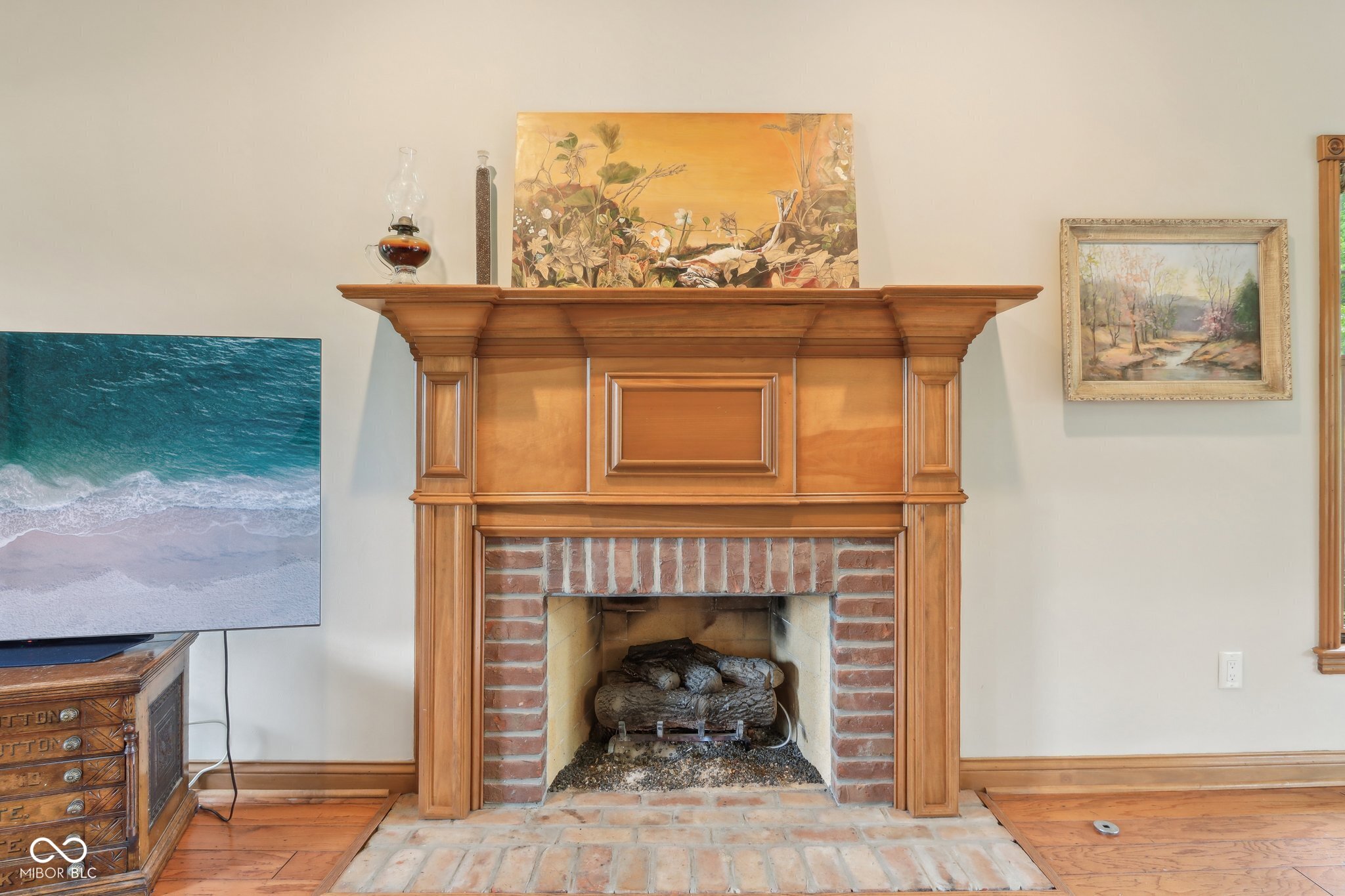 1121 N Cambridge Court