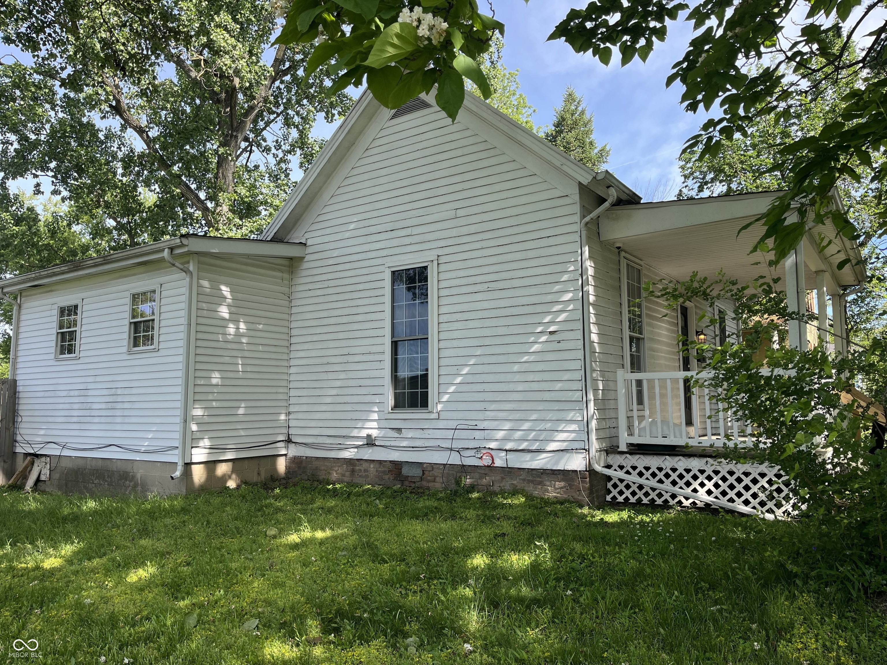902 S Walnut Street