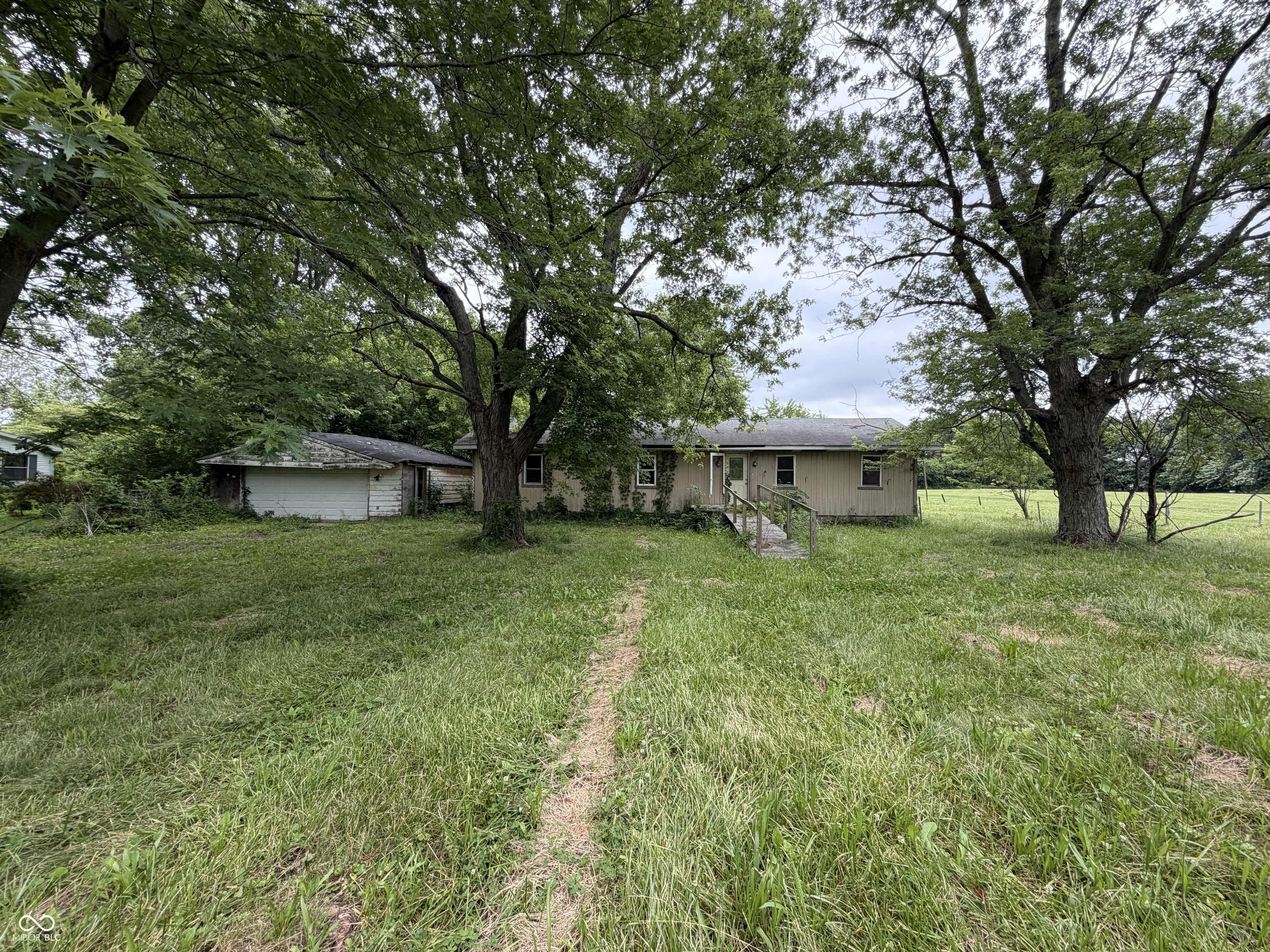 13853 S 400 Road W