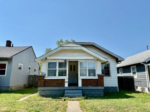 Photo of 2422 Union Street, Indianapolis, IN 46225 (MLS # 22124126)