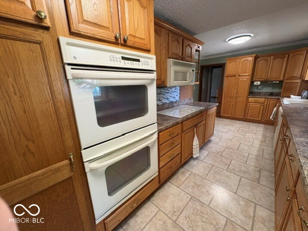 2204 Avalon Court