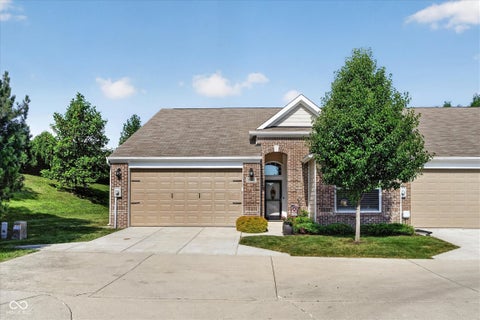 Photo of 16152 Lakeville Crossing, Westfield, IN 46074 (MLS # 22113218)