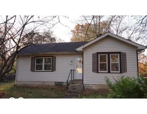 Photo of 1852 N Audubon Road, Indianapolis, IN 46218 (MLS # 22073194)