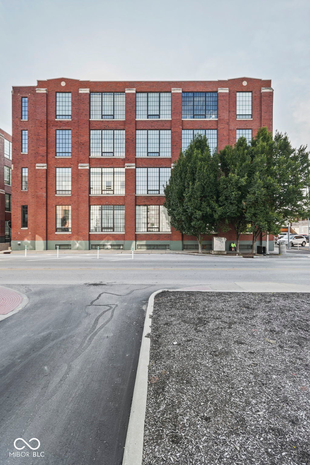 624 E Walnut Street 110