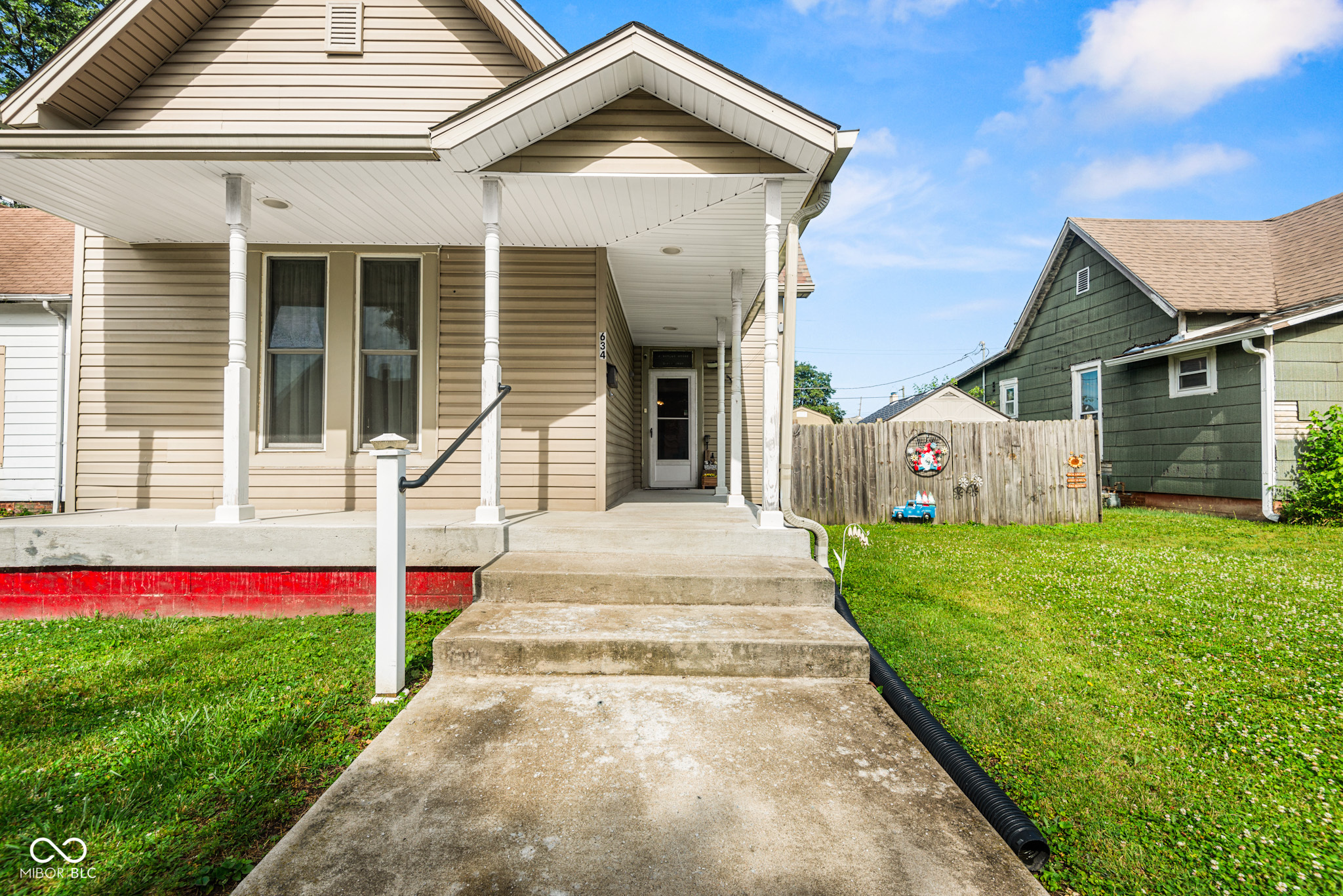 634 Hutchins Avenue