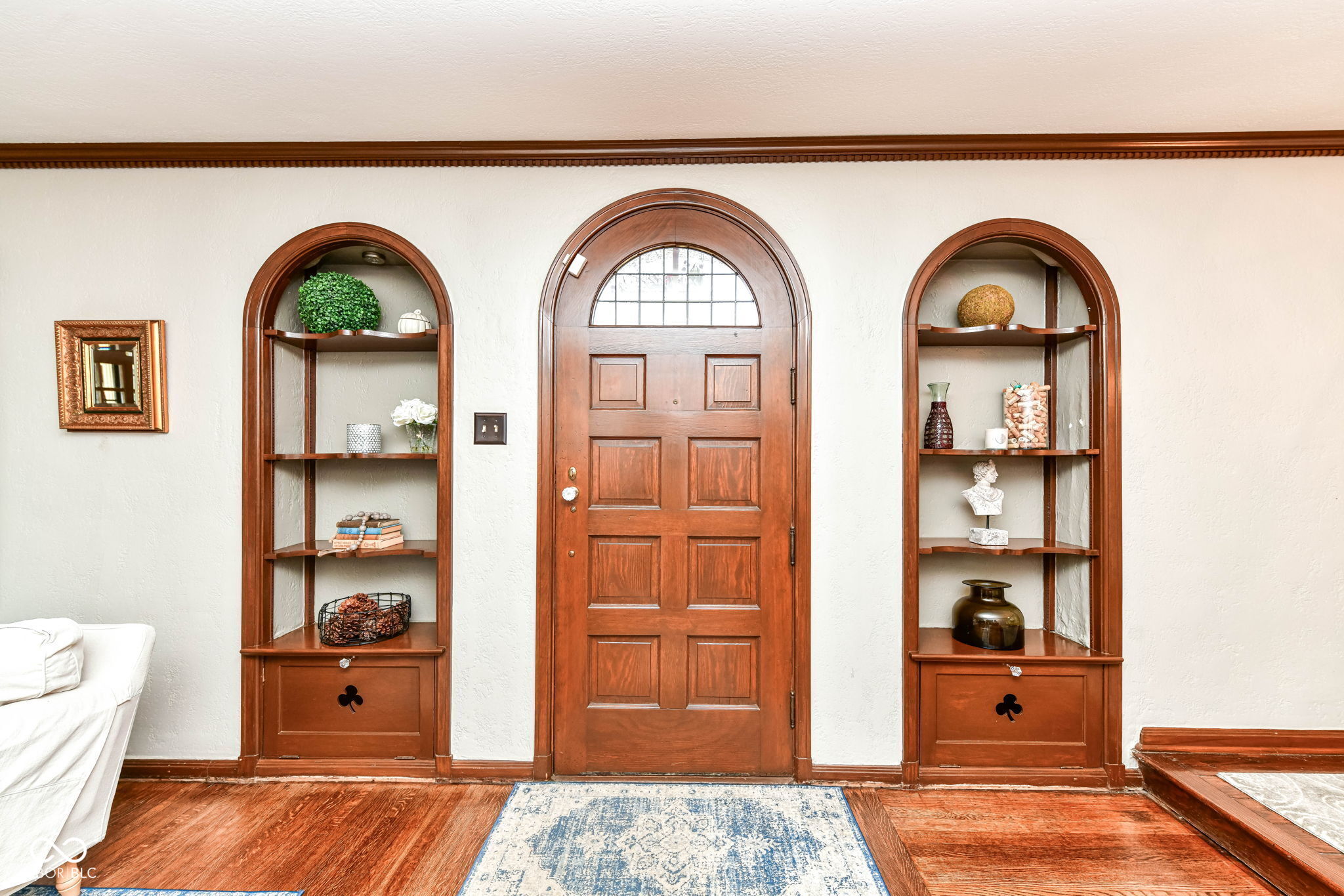 5683 Winthrop Avenue