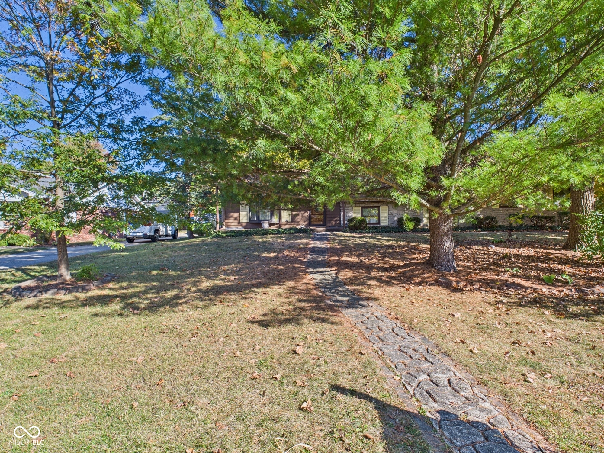 10301 N Delaware Street