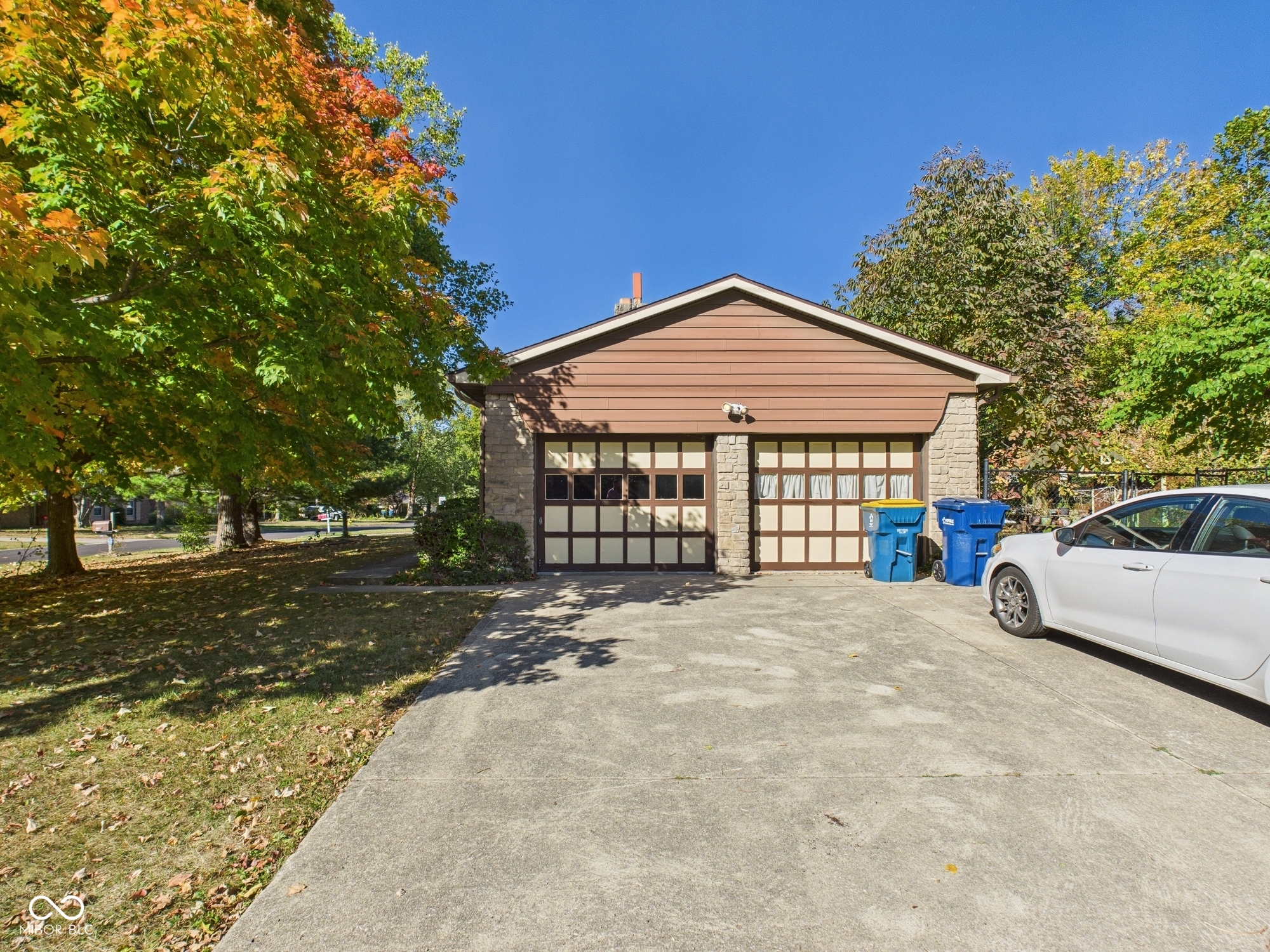 10301 N Delaware Street