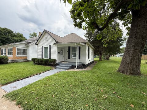 Photo of 613 S 15th Street, Terre Haute, IN 47807 (MLS # 22120755)