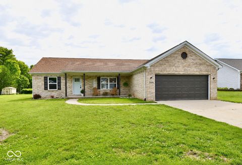 Photo of 1095 S Teresa Drive, Martinsville, IN 46151 (MLS # 22100933)