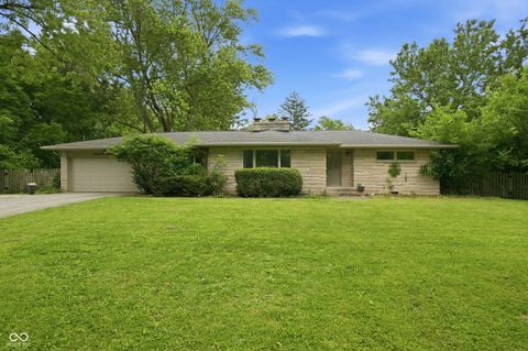 Photo of 6921 Barr Will DR, Indianapolis, IN 46220 (MLS # 22106172)