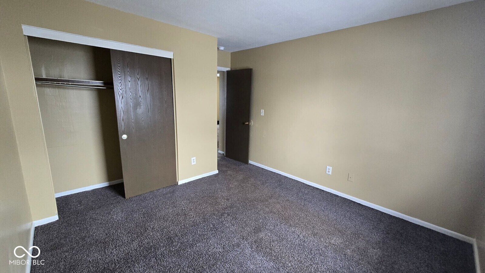 102 S Bradner Avenue