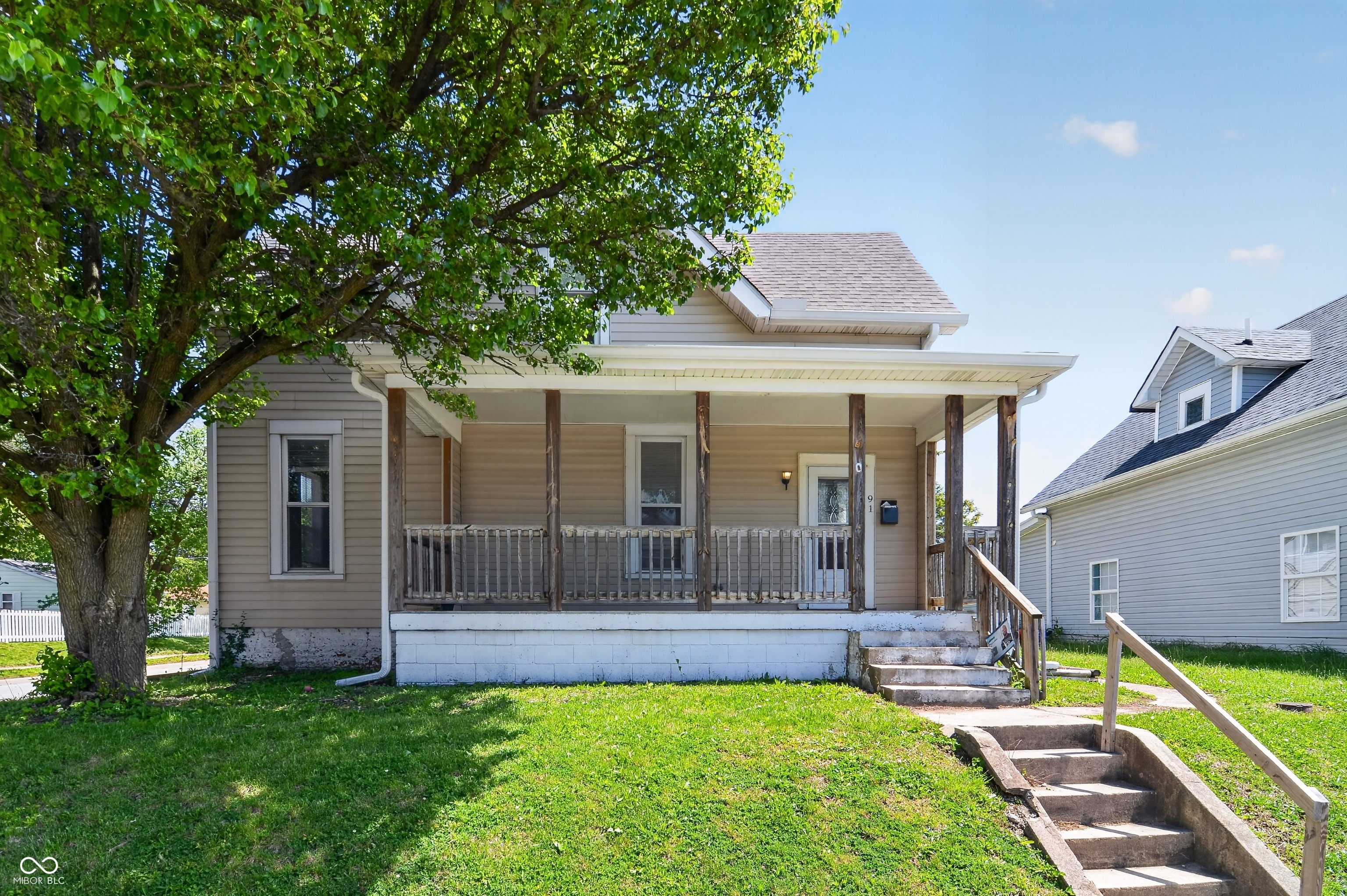Photo 1 of 34 — 91 N 4th Avenue, Beech Grove, IN 46107