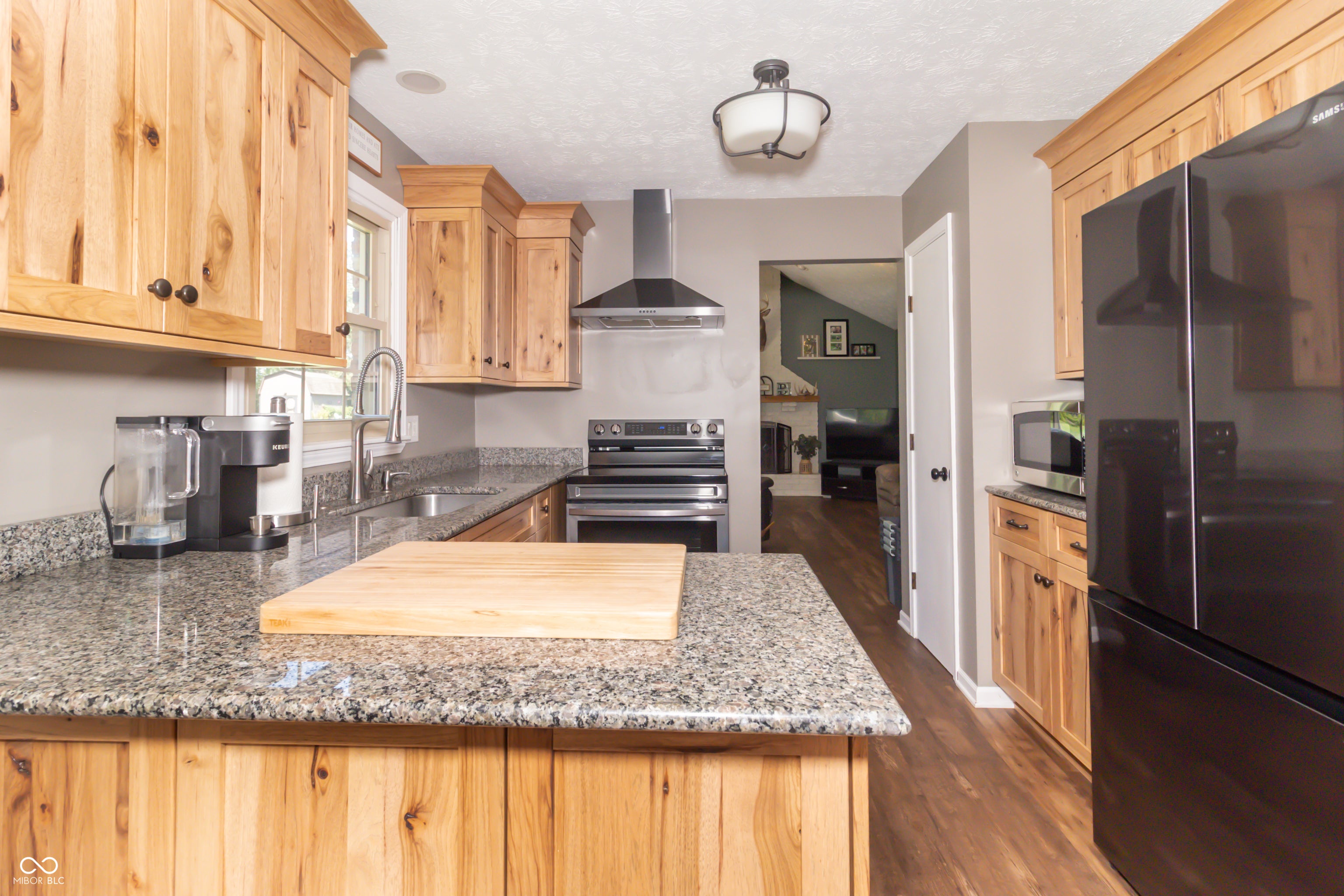 5532 Arrowhead Drive