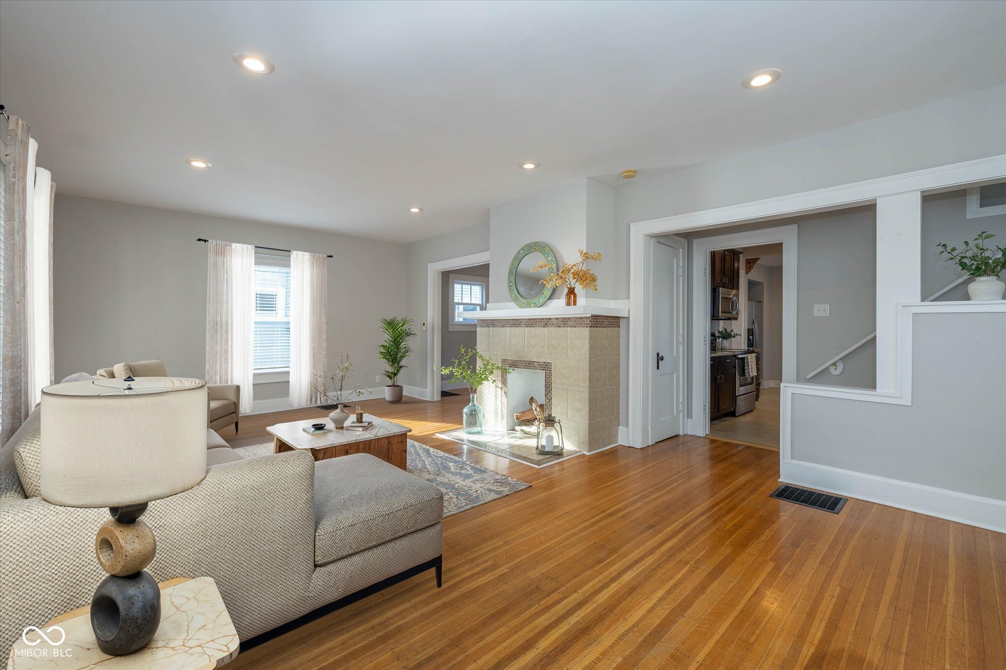 4066 Broadway Street