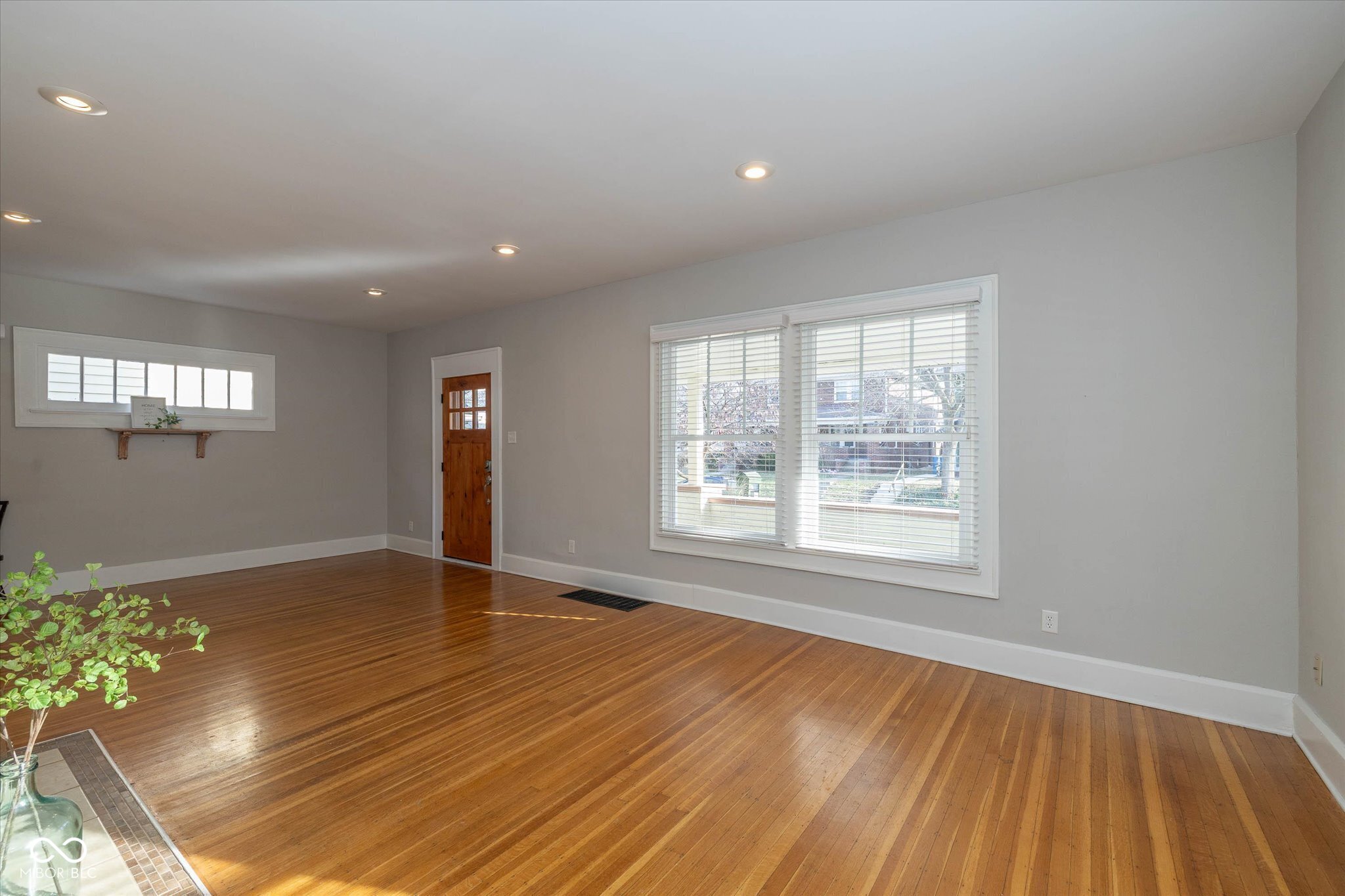 4066 Broadway Street