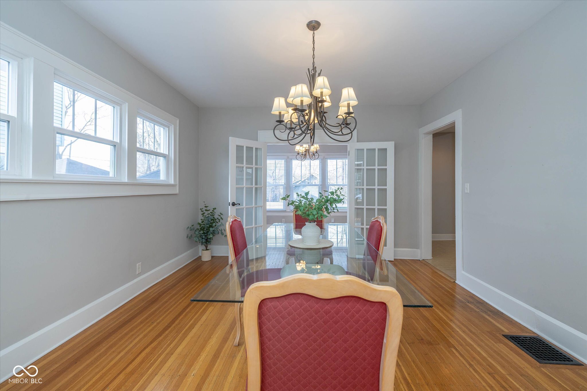 4066 Broadway Street