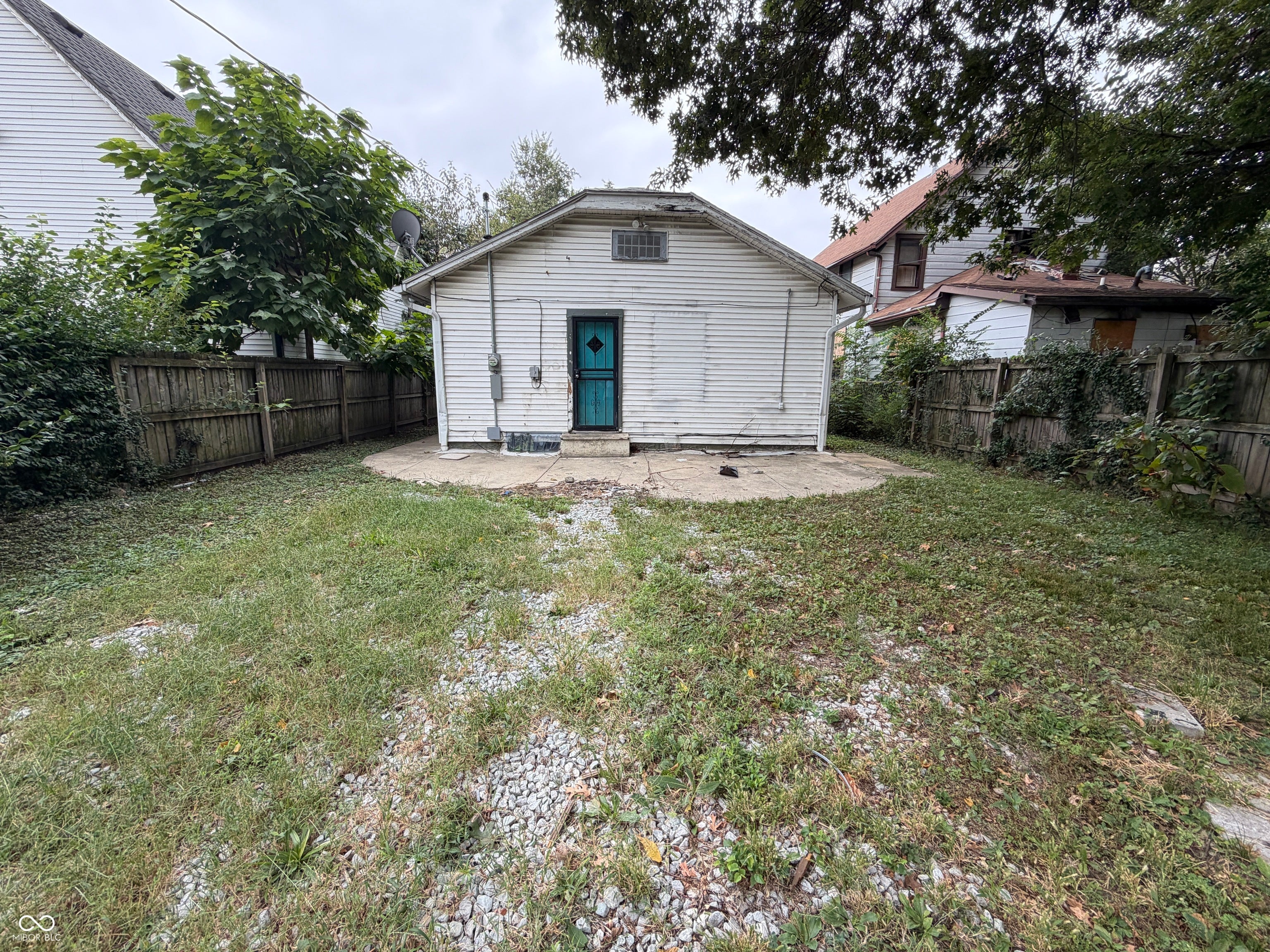 2437 N Dearborn Street