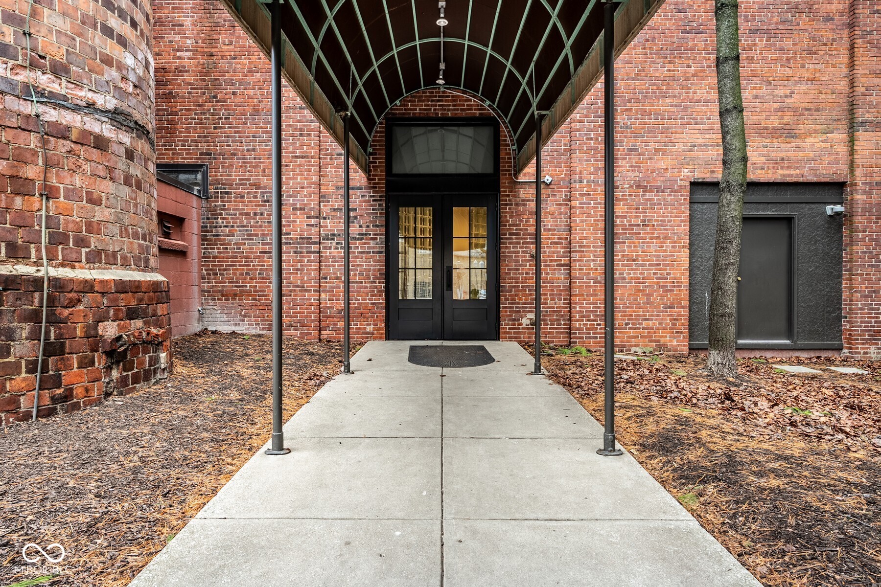 611 N Park Avenue 207