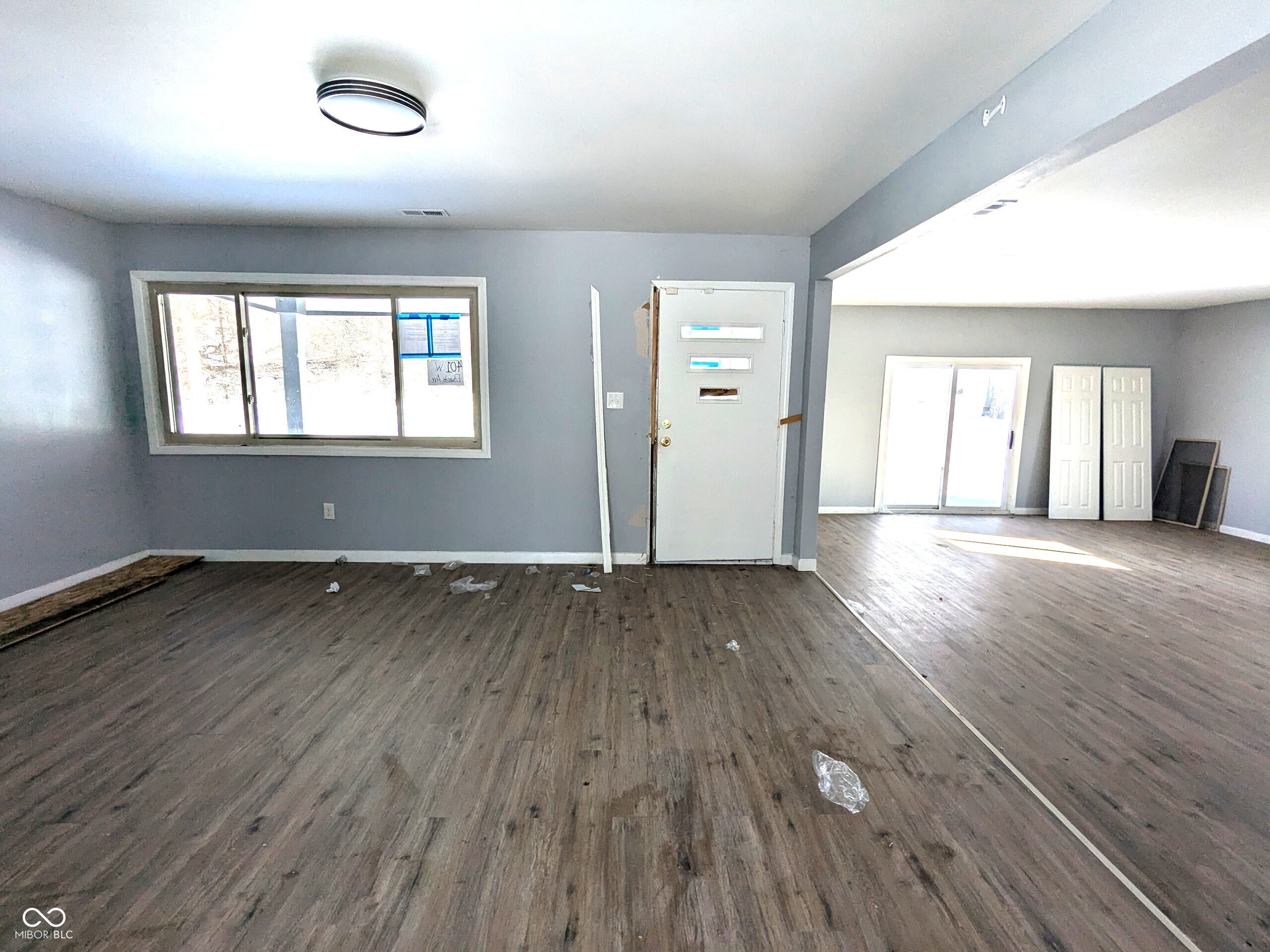 401 W Edwards Avenue