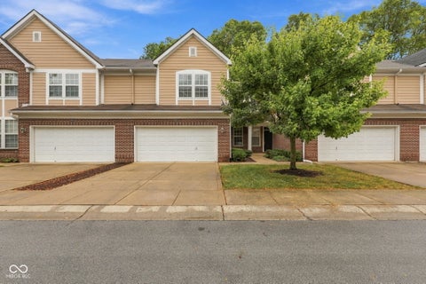 Photo of 5675 Brownstone Drive, Indianapolis, IN 46220 (MLS # 22125863)