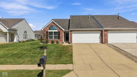 Photo of 1170 Creek Bend Drive, Greenwood, IN 46143 (MLS # 22126267)