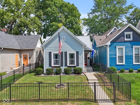 Photo of 434 Parkway Avenue, Indianapolis, IN 46225 (MLS # 22114944)