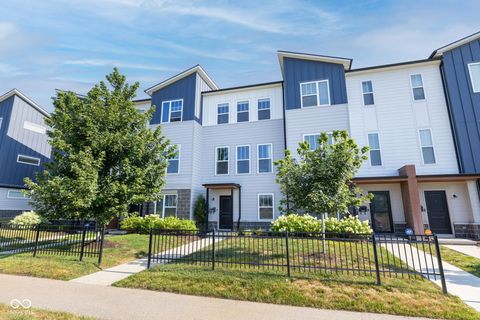 Photo of 2938 W New York Street, Indianapolis, IN 46222 (MLS # 22083517)