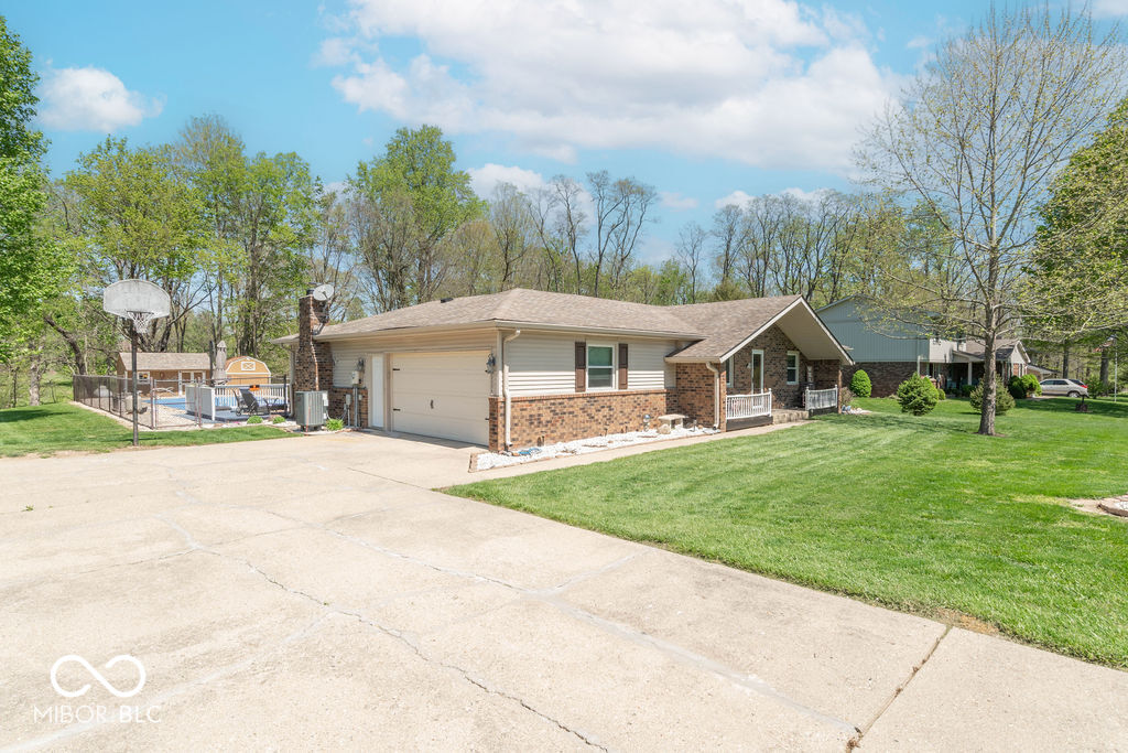 2590 E County Road 800 S