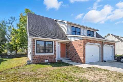 Photo of 1525 Timber Village Drive, Greenwood, IN 46142 (MLS # 22064502)