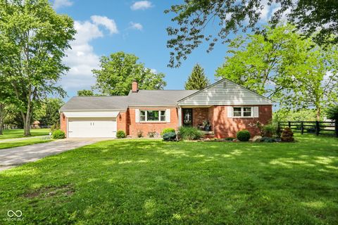Photo of 7936 Mann Road, Indianapolis, IN 46221 (MLS # 22105062)