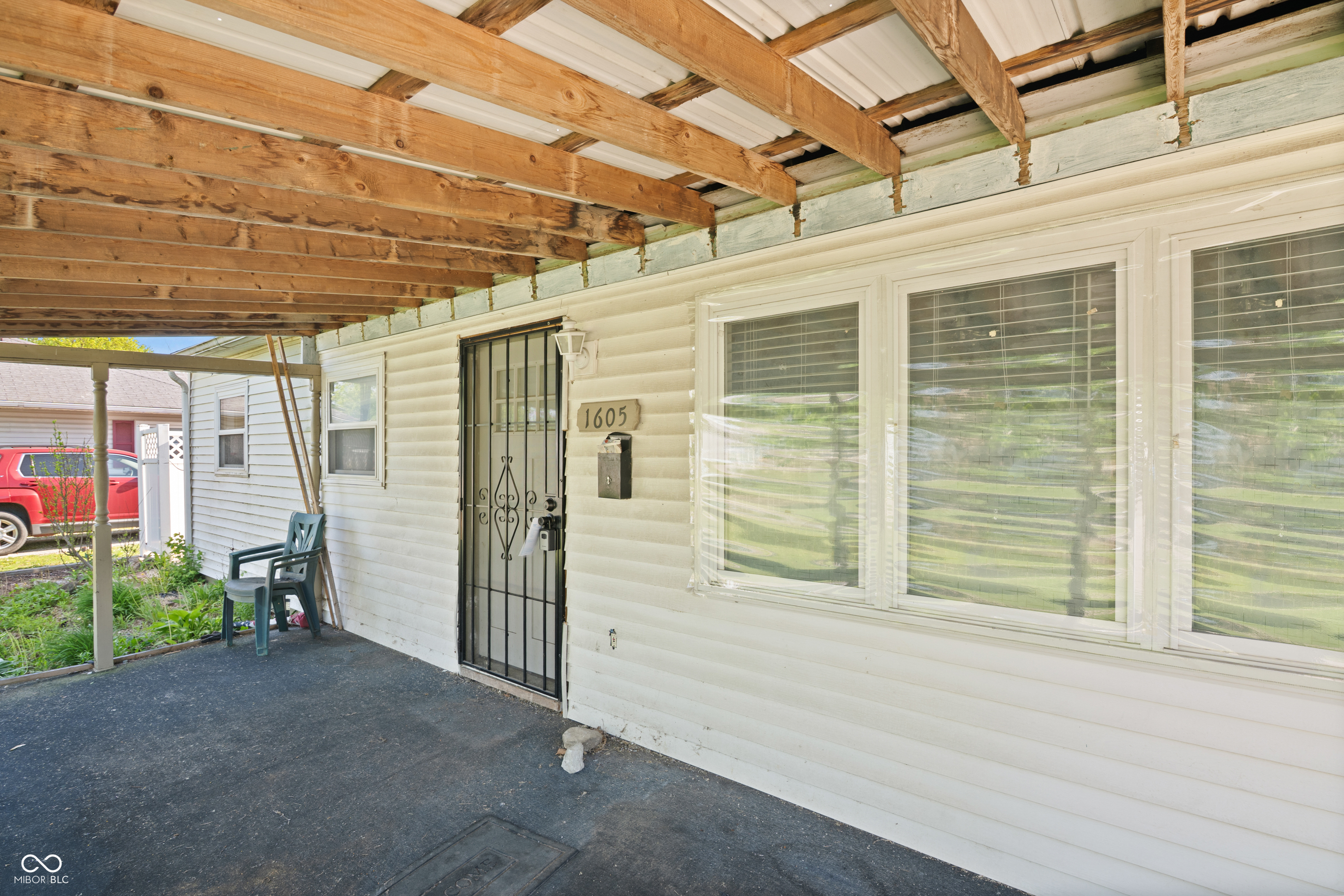 1605 Douglas Lane