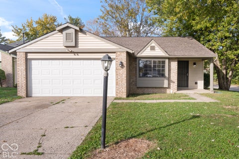 Photo of 3522 Bearwood Court, Indianapolis, IN 46235 (MLS # 22133149)