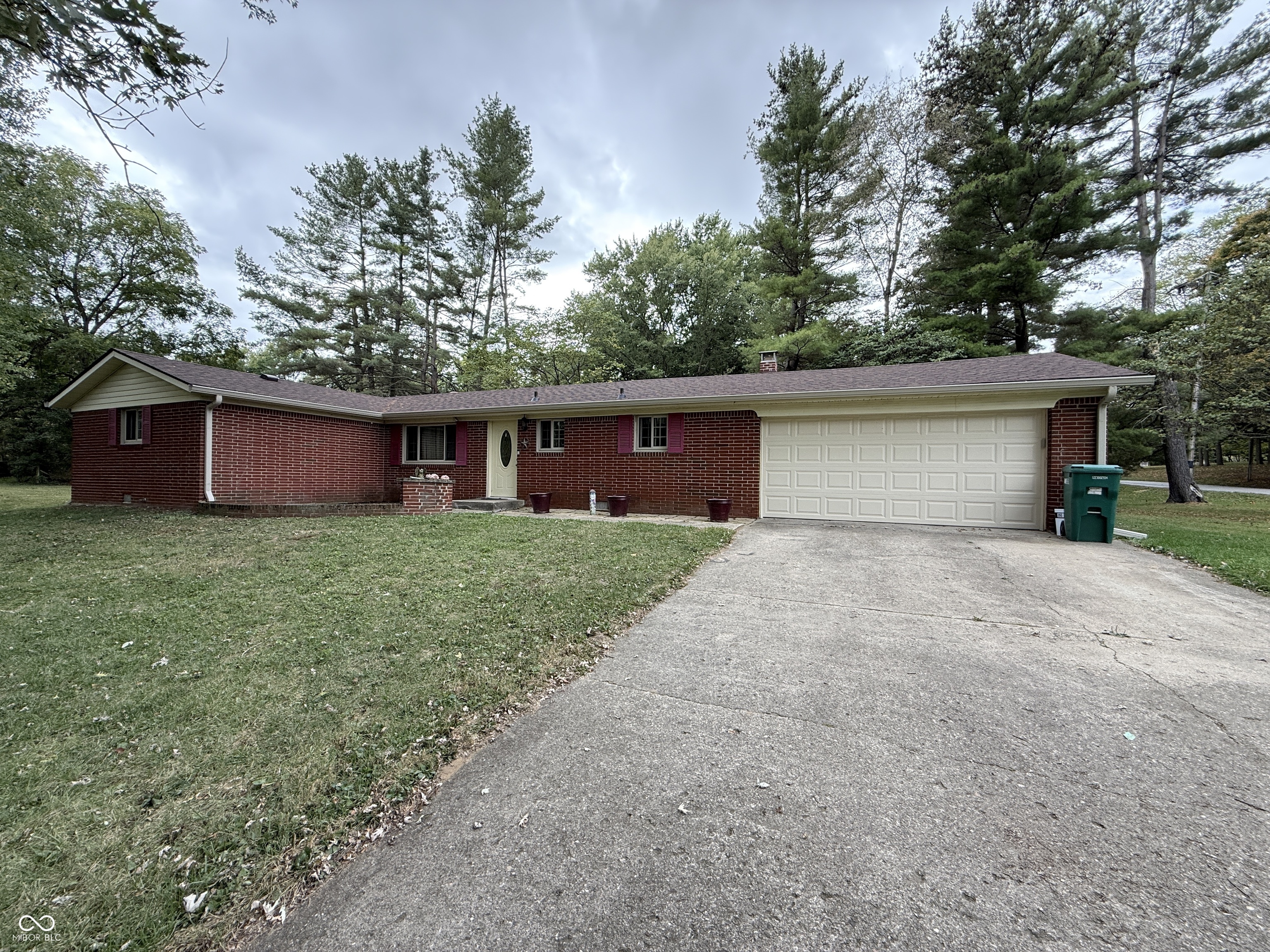 5909 E County Road 100 N