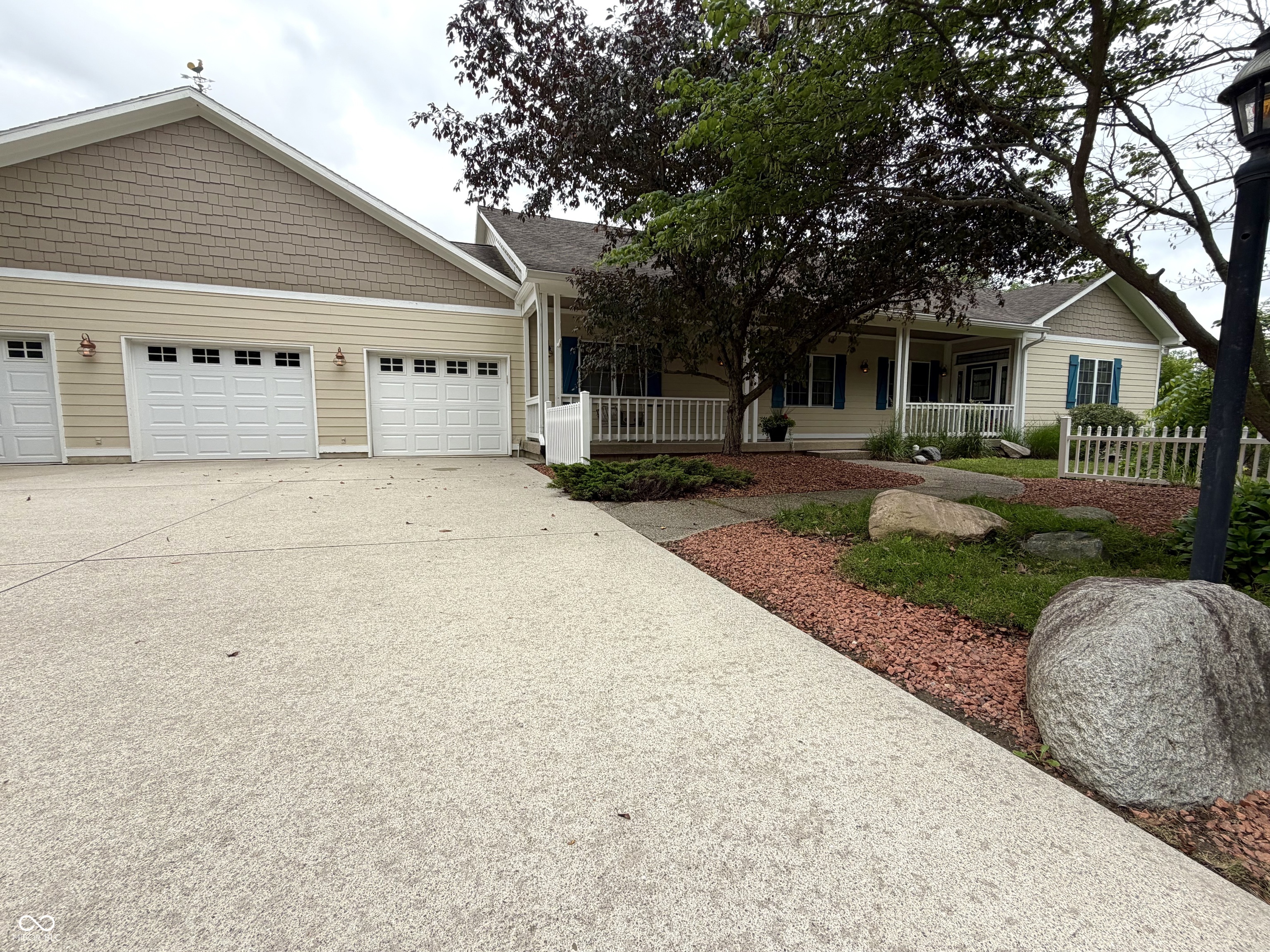 35 W Lake Drive