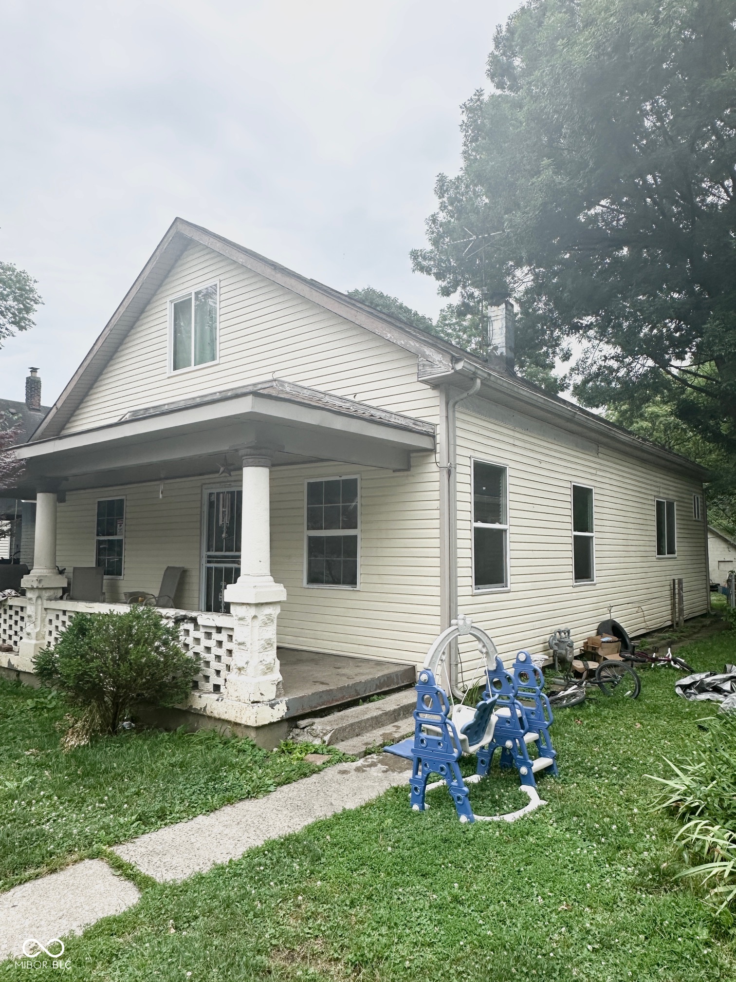 Photo 2 of 2 of 212 Hancock Avenue house