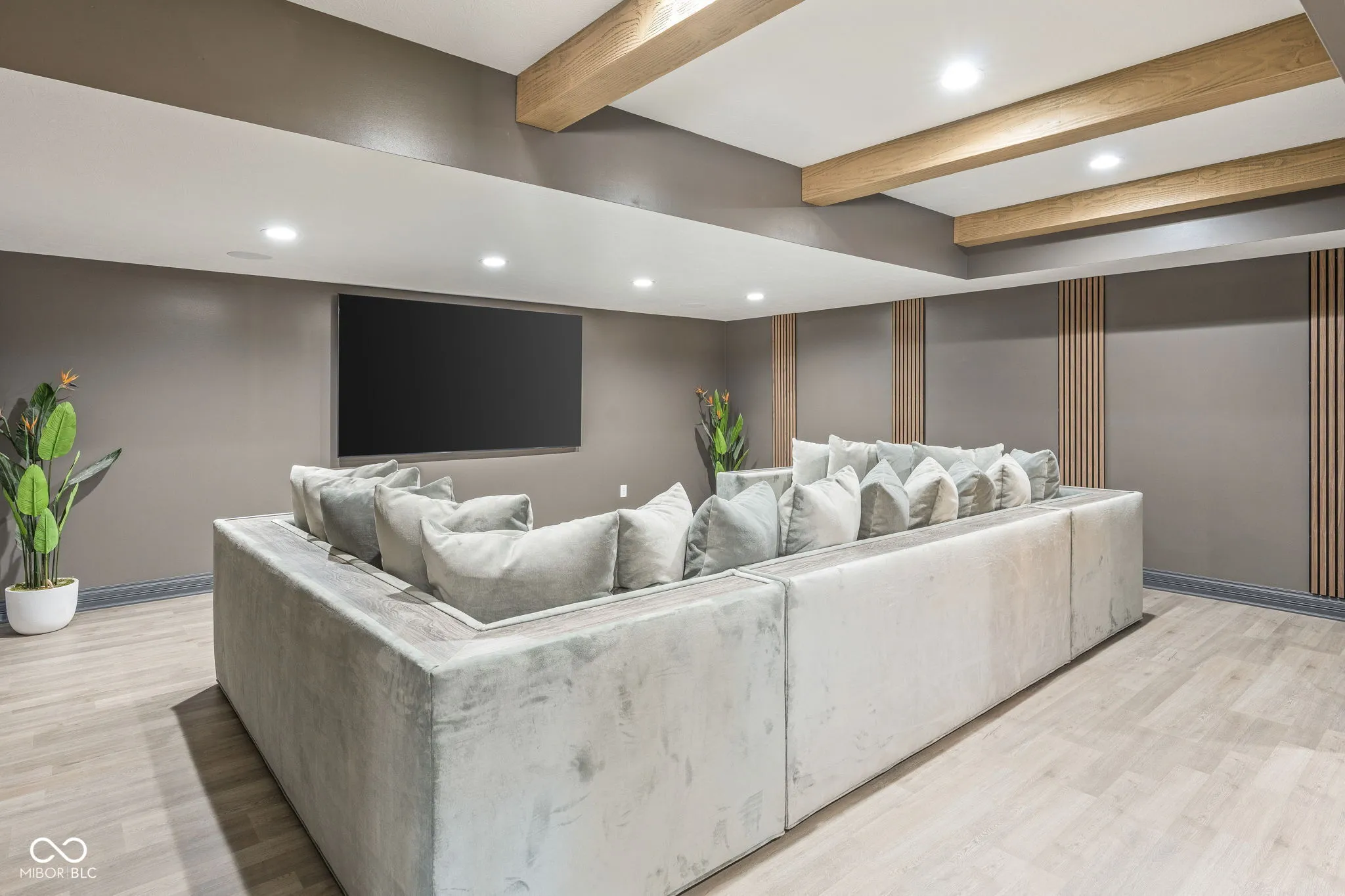 Carmel, Indiana 46032, United States, 5 Bedrooms Bedrooms, ,6 BathroomsBathrooms,Residential,Active,204974