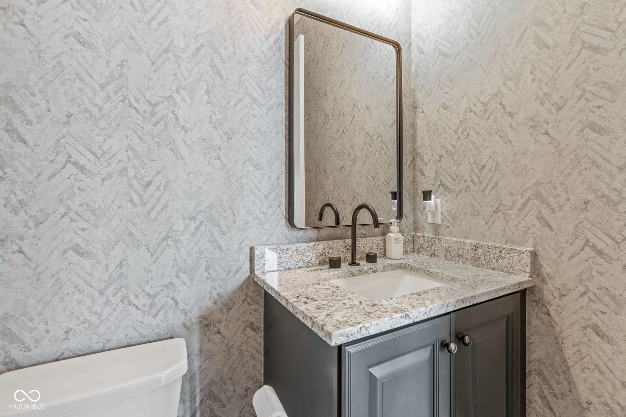 Carmel, Indiana 46032, United States, 5 Bedrooms Bedrooms, ,6 BathroomsBathrooms,Residential,Active,204974