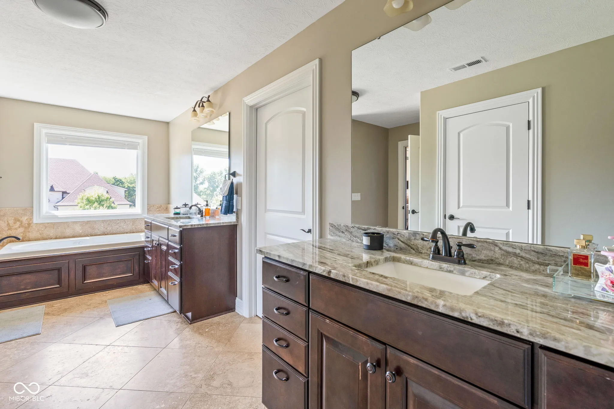 Carmel, Indiana 46032, United States, 5 Bedrooms Bedrooms, ,6 BathroomsBathrooms,Residential,Active,204974