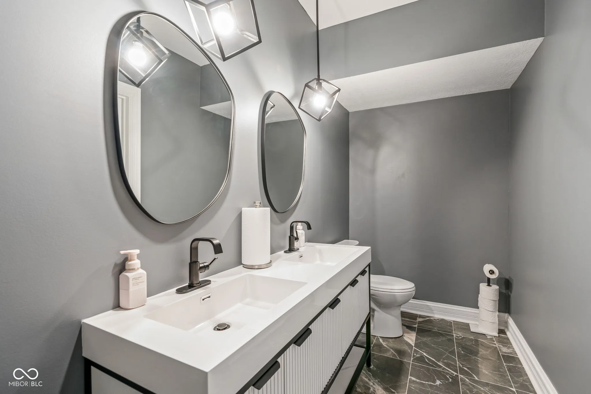 Carmel, Indiana 46032, United States, 5 Bedrooms Bedrooms, ,6 BathroomsBathrooms,Residential,Active,204974