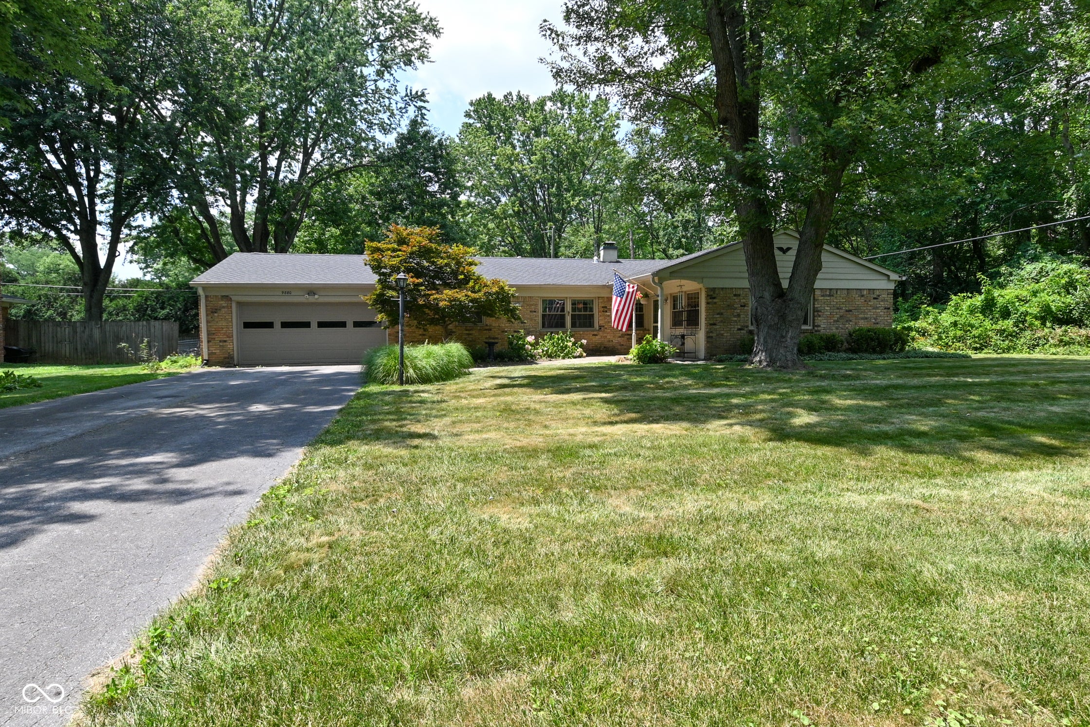 9880 Chesterton Drive