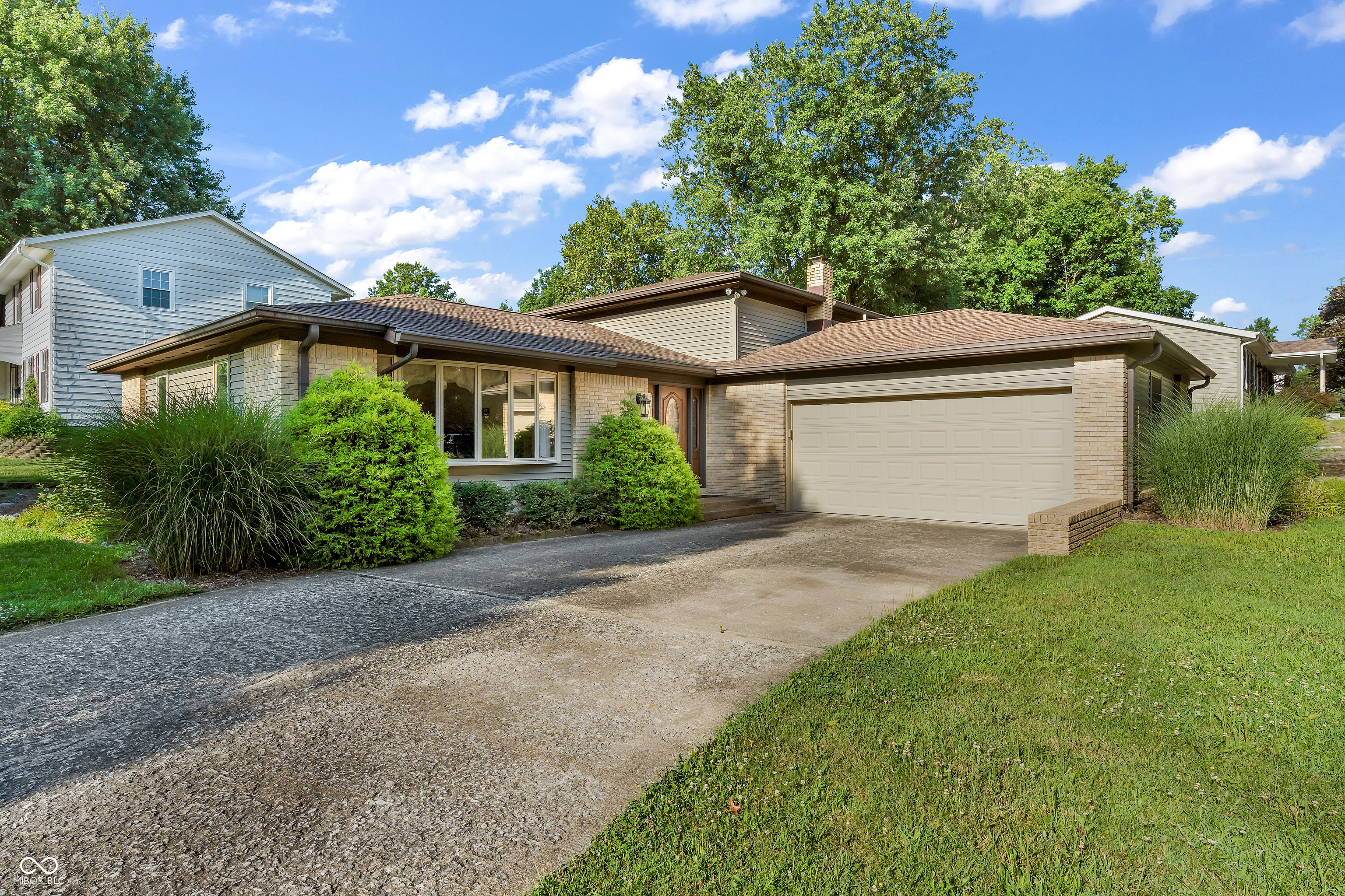 718 Highwood Avenue - Photo 2