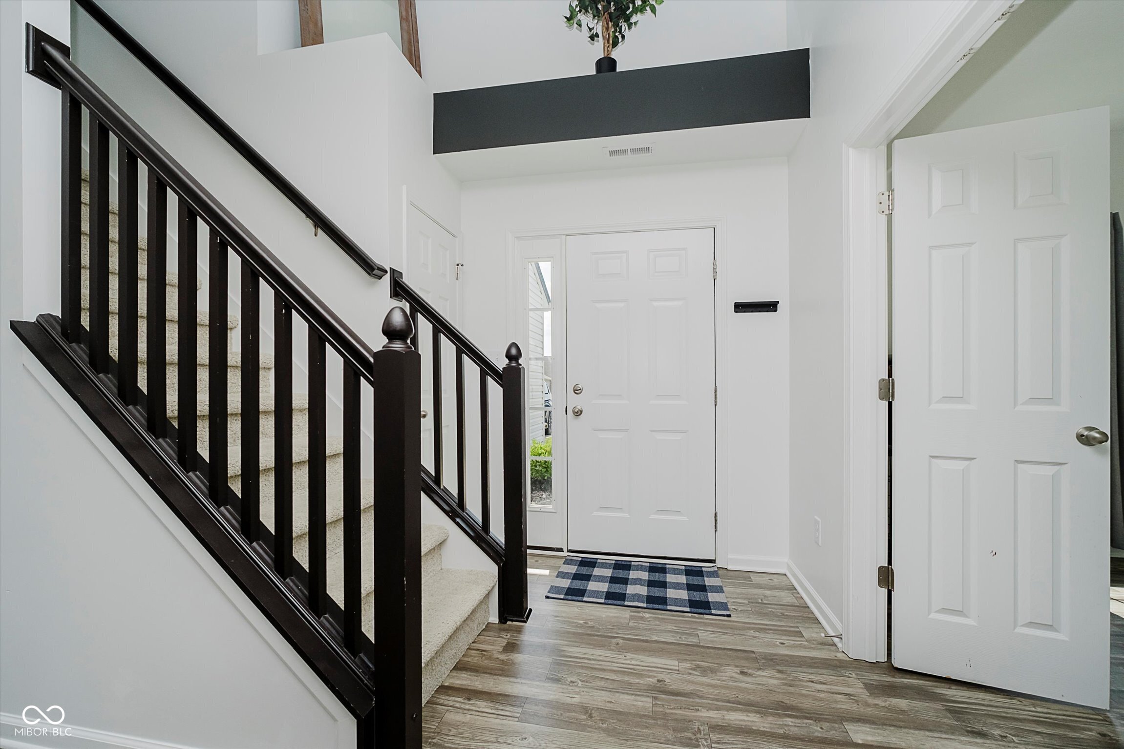 1461 Bigleaf Drive