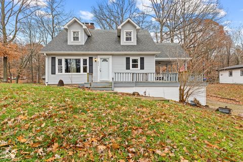 Photo of 8615 N Briarwood Lake East Drive, Monrovia, IN 46157 (MLS # 22075037)